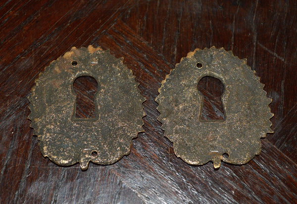 Antique French Keyhole Escutcheon Bronze Hardware Fruit Basket And Vines - Antique Flea Finds - 3