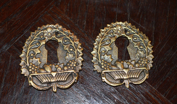 Antique French Keyhole Escutcheon Bronze Hardware Fruit Basket And Vines - Antique Flea Finds - 2