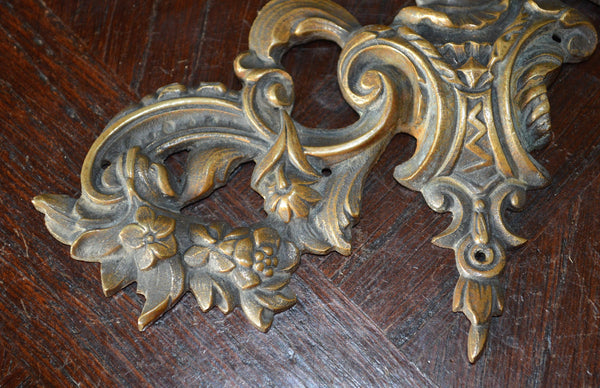 Antique Frenchman Pediment Bronze Renaissance Mount Hardware - Antique Flea Finds - 3