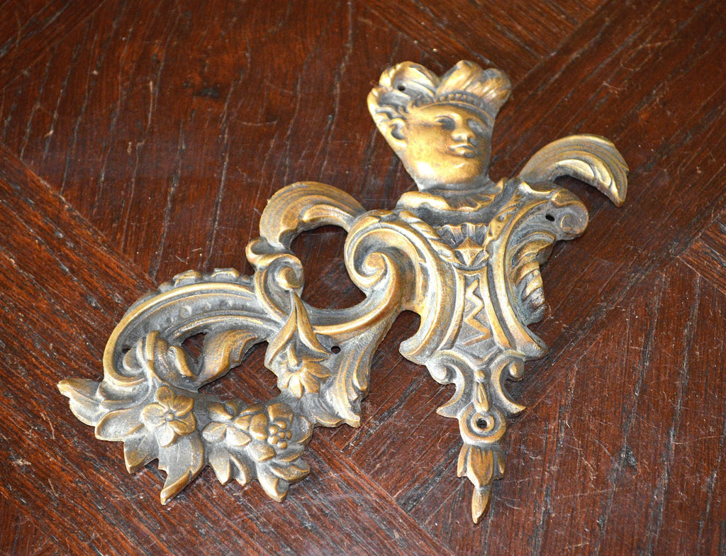 Antique Frenchman Pediment Bronze Renaissance Mount Hardware - Antique Flea Finds - 1