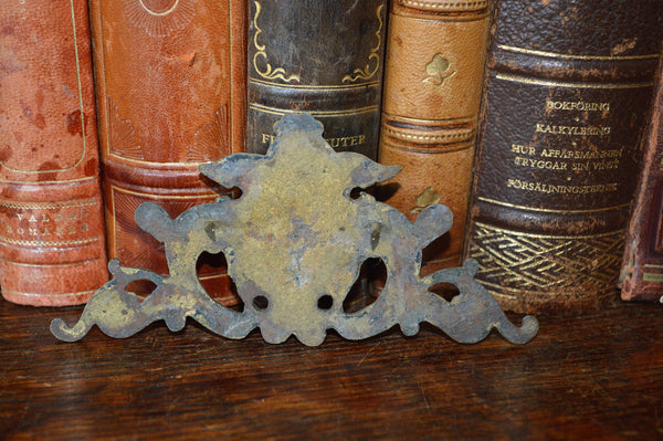 Antique French Gothic Figural Female Pediment Mount Bronze Hardware - Antique Flea Finds - 3