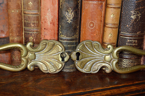 Antique Pair French Door Handles Escutcheon Shell Design Hardware - Antique Flea Finds - 3