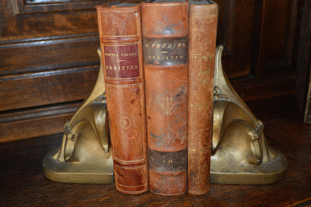 Vintage Pair Book Ends Heavy Brass Finish Fleur de Lis Bookends - Antique Flea Finds - 1